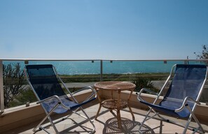 Terrace/patio - Private villa 10 meters from the sea parking wifi barbecue 4 bathrooms 4 bedrooms (Donnalucata)