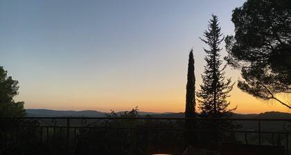 SUPERB SULJETTU VILLA, Upea Uima-allas uima-altaalla