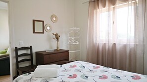 3 chambres, fer et planche à repasser, Wi-Fi gratuit, draps fournis