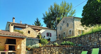 Gßte Nature pour 6 personnes, avec piscine, en Cévennes.