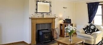 Comfortable 2 Bedroom Cottage, Real Home From Home
