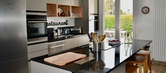 House with terraces and unobstructed view of the beach with direct access