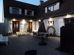 Outdoor dining - House with terraces and unobstructed view of the beach with direct access (Saint-Aubin-Sur-Mer)
