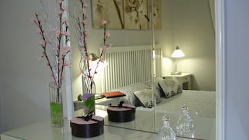 3 chambres, fer et planche à repasser, Wi-Fi gratuit, draps fournis