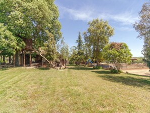 Property grounds - Exclusive 13 Bedrooms Villa in Spain|2 very Large Pools|Near Beaches & Barcelona (riudarenes)