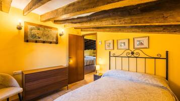 14 bedrooms, iron/ironing board, Internet, bed sheets