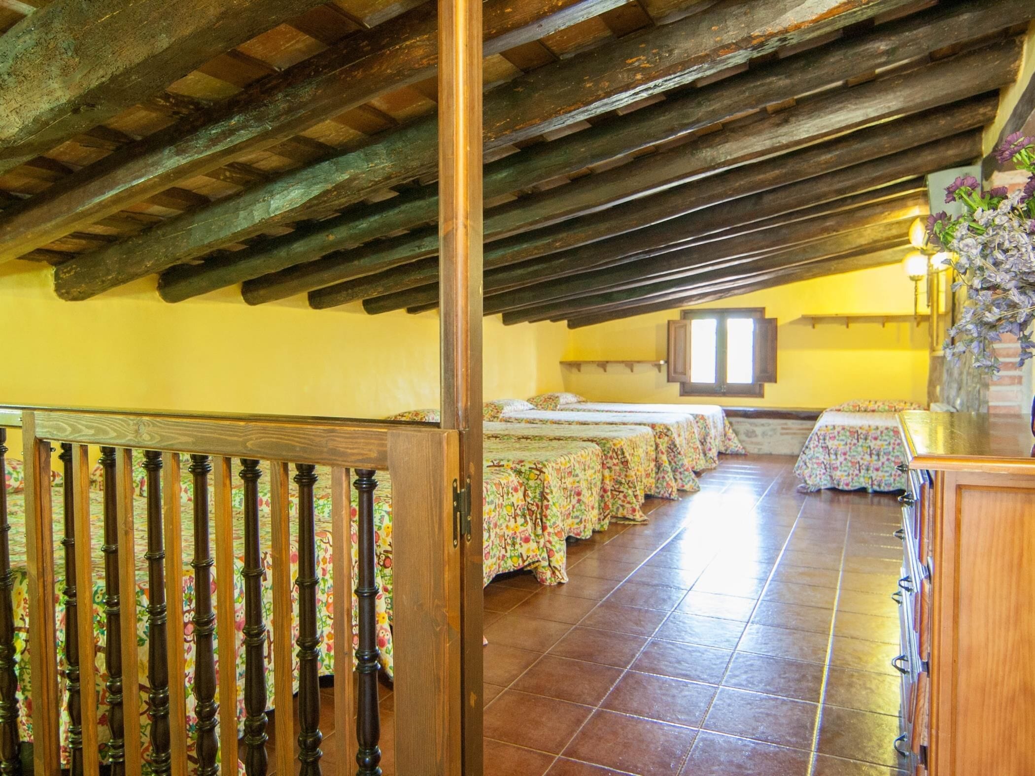 14 slaapkamers, een strijkplank/strijkijzer, internet, beddengoed