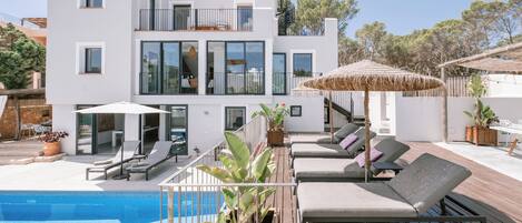 Piscine extérieure, piscine chauffée