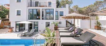 Luxury 5 bed Villa with Heated Pool and Stunning Sea Views - 5min walk to Beach