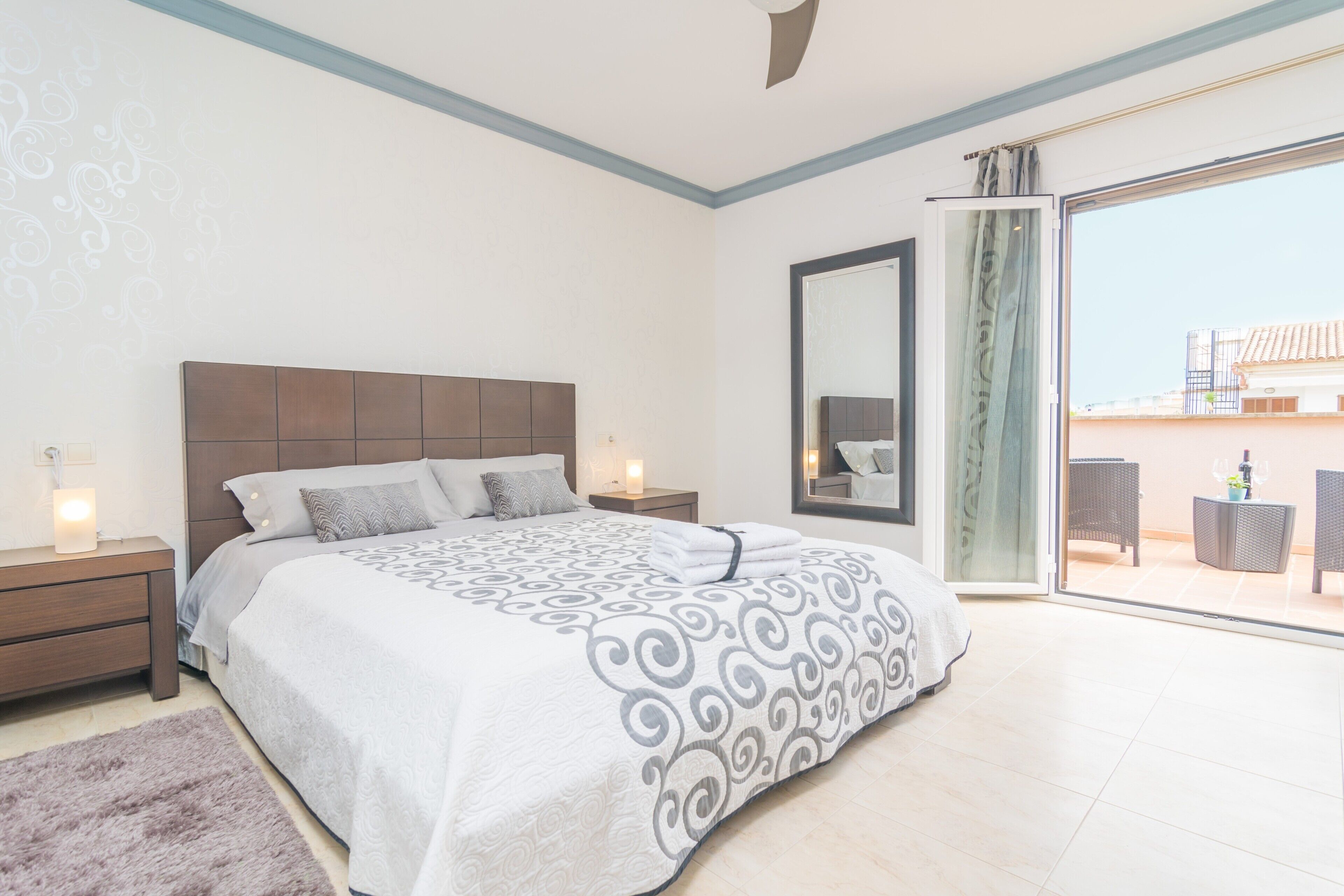 4 chambres, fer et planche à repasser, Wi-Fi gratuit, draps fournis