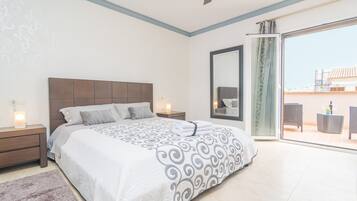 4 chambres, fer et planche à repasser, Wi-Fi gratuit, draps fournis