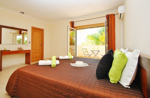 Villa w/ Heatable Pool & BBQ in Albufeira