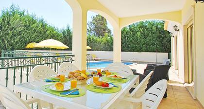 Games Room & Heatable Pool – Albufeira