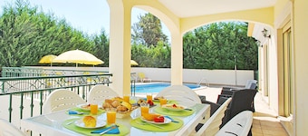 Villa w/ Heatable Pool & BBQ in Albufeira