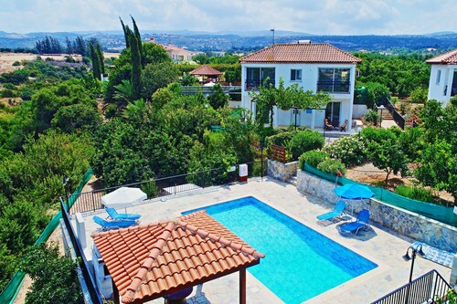 Villa Aphrodite Latchi: Private pool, Sea views, A/C, WiFi