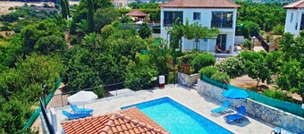 Villa Aphrodite Latchi: Private pool, Sea views, A/C, WiFi