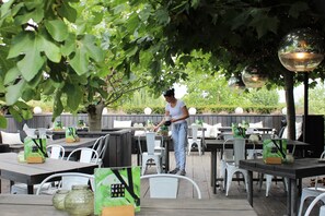Outdoor dining