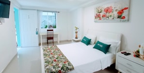 Studio Suite Deluks, 1 kamar tidur, Bebas Asap Rokok, dapur | Minibar dan didekorasi berbeda-beda