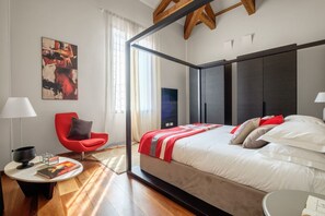 3 bedrooms, in-room safe, iron/ironing board, WiFi