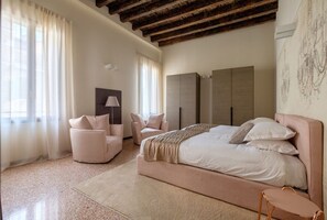 3 Schlafzimmer, Zimmersafe, Bügeleisen/Bügelbrett, WLAN