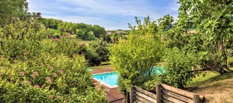 Villa Mezzaluna avec piscine privée, A / C, Wi-Fi sur les collines des Langhe, à 5 km d'Alba