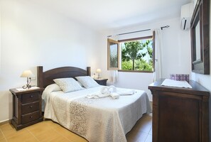 4 slaapkamers, een kluis op de kamer, een strijkplank/strijkijzer