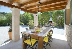 Outdoor dining - VILLA RAFALE - 5 MIN DRIVE TO THE BEACH (Pollensa)