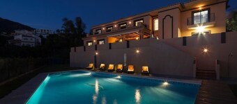 Luxury Villa near to Mijas Pueblo that sleeps 14. With Large Private Heated Pool