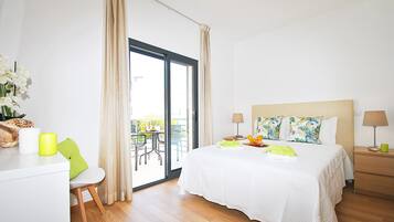 2 bedrooms, in-room safe, iron/ironing board, free WiFi