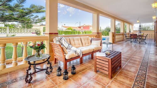 Beautiful villa with private pool excelent for families. Aircond and wifi available - Free Wifi | Offer | 10% | 14/10 - 31/10