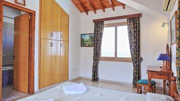 3 habitaciones, tabla de planchar con plancha y wifi gratis