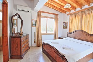 4 Schlafzimmer, Bügeleisen/Bügelbrett, kostenloses WLAN, Bettwäsche