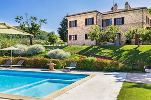 Pool - Villa La Fonte 14 with pool in the hills of Ripatransone, just 15 minutes from the Adriatic Sea (Ripatransone)