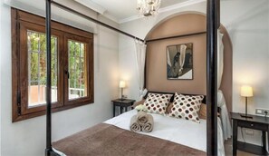 5 chambres, fer et planche à repasser, Wi-Fi gratuit, draps fournis