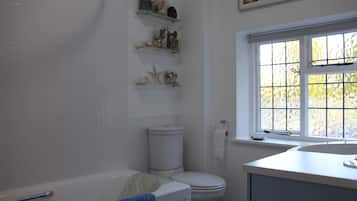 Ensemble douche/baignoire, sèche-cheveux, serviettes fournies, savon