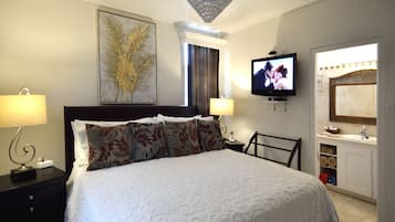 3 bedrooms, in-room safe, iron/ironing board, travel crib