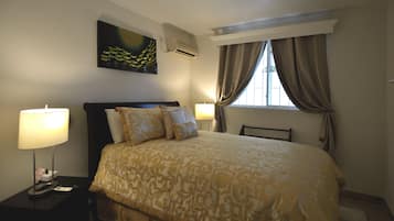 3 bedrooms, in-room safe, iron/ironing board, travel crib