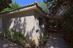 Enceinte de lâhĂ©bergement