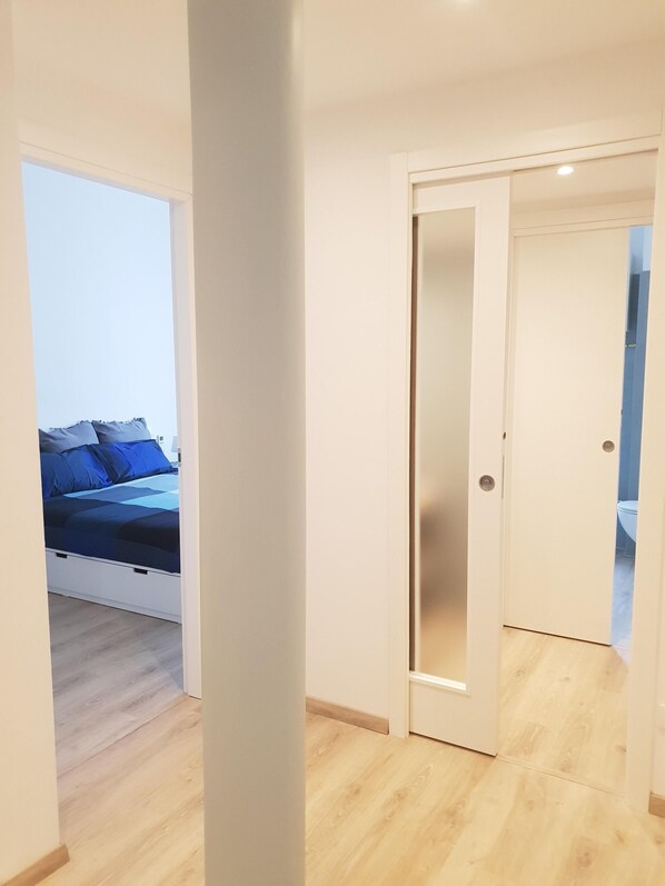 2 bedrooms, iron/ironing board, travel cot, free WiFi