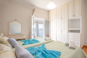 3 bedrooms, iron/ironing board, free WiFi, bed sheets - Stunning views, private pool, garden, A/C, WiFi (Nissaki)