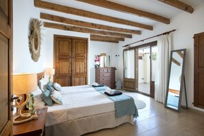 4 Schlafzimmer, Zimmersafe, Bügeleisen/Bügelbrett, Reisekinderbett