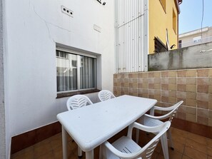 屋外ダイニングエリア