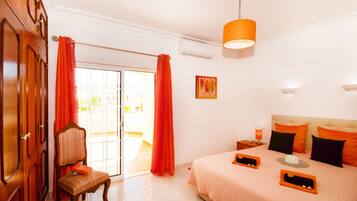 6 bedrooms, iron/ironing board, free WiFi, bed sheets