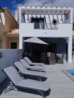 Outdoor dining - Fabulous villa with private pool (burgau)