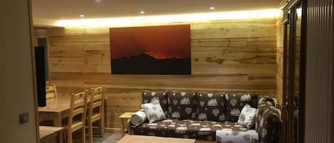 Televisio, DVD-soitin, videokirjasto