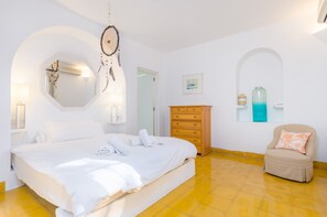 4 chambres, fer et planche à repasser, Wi-Fi gratuit, draps fournis