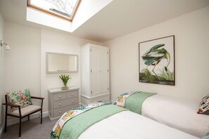 2 chambres, fer et planche à repasser, accès Internet, draps fournis
