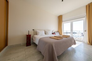 1 bedroom, iron/ironing board, travel cot, free WiFi
