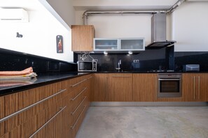 Fridge, microwave, oven, dishwasher