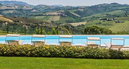 Villa delle Rose mit Pool in den Hügeln des Piceno, 20 Minuten von den Stränden von Cupra Marittima